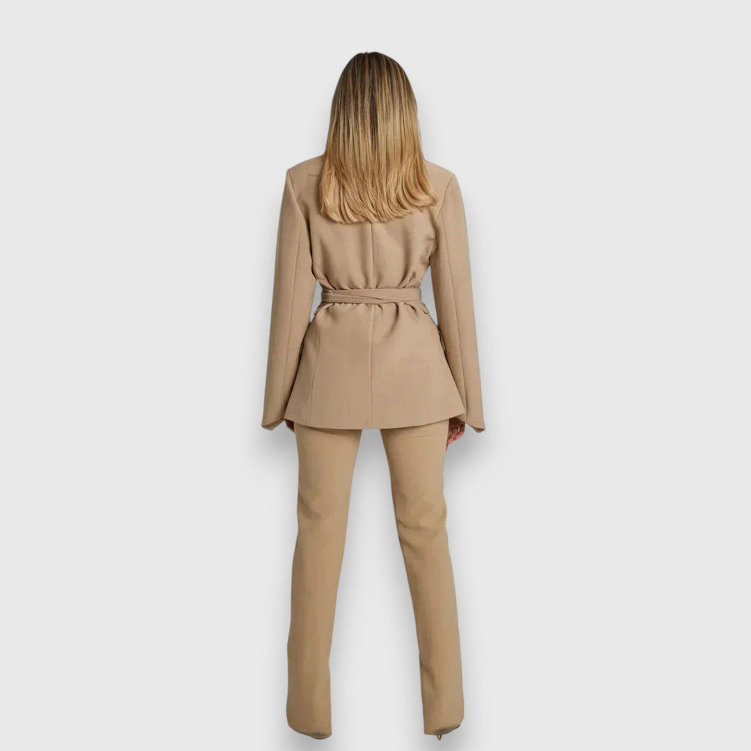 Jarela – Blazer con cintura