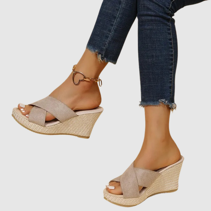 Nives - Eleganti sandali con zeppa