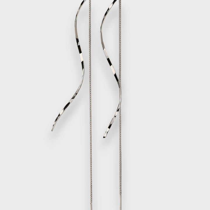 Elwira – Orecchini lunghi con forma a onda